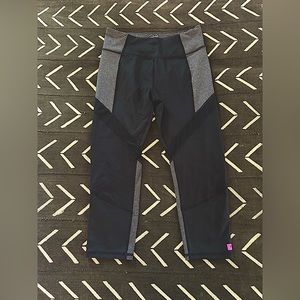 Betsey Johnson Performance leggings, never worn (size small)